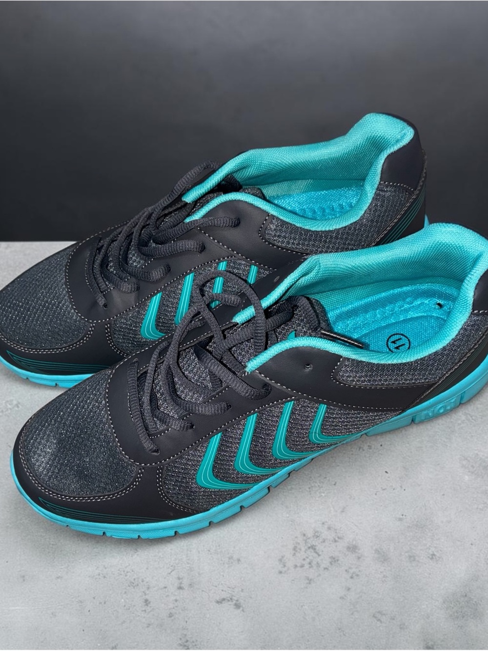 Women's Athletic Sneakers in Black and Teal Size 11